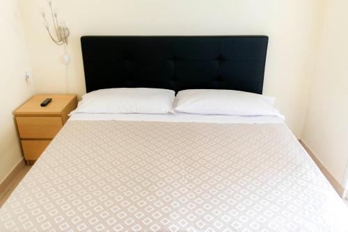 Economy Double Room image 3