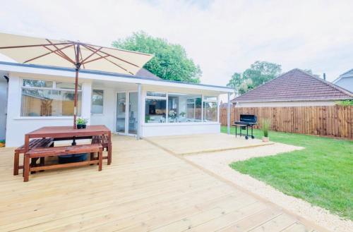 Gorgeous Luxury Chalet, New Forest & Coast & in Hordle