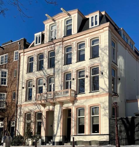 Spinoza Suites 2