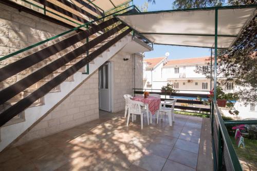  Apartments Pinija in Supetar
