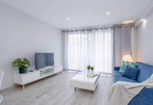 CENTRAL APARTMENT 50m BEACH 1 - image 11