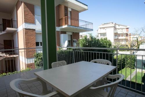  M027 - Marcelli, trilocale con terrazzo a 150 metri dal mare in Marcelli