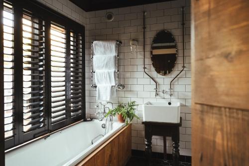 The Bell in Ticehurst - image 5