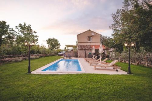 Villa image 4