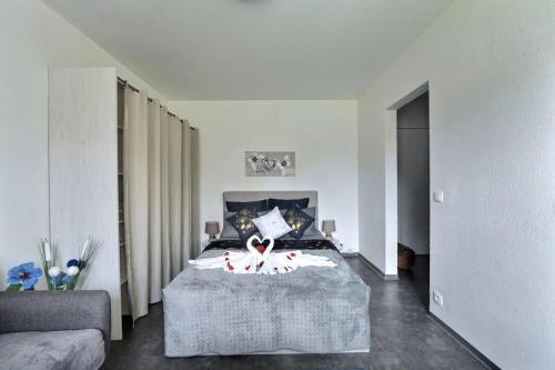 STUDIO RENOV*FIBRE*PARKING 3 min gare de St-Louis