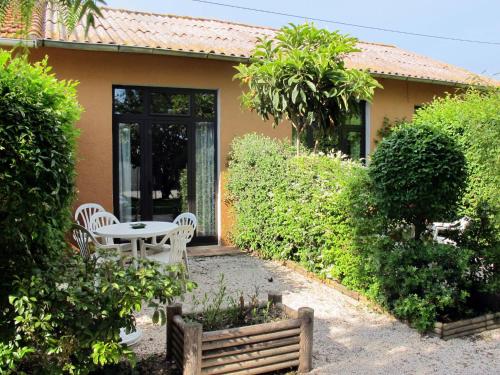 Holiday Home La Chesnaye - HYE520 gîte à louer Hyères