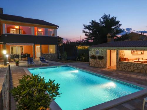  Holiday Home Edo - LBN325 in Nedeščina