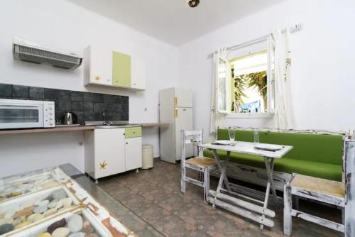 Green Retreat Studios - image 7