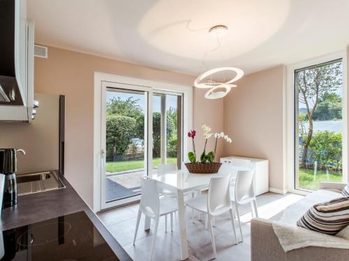  Apartment Iris e Girasole by Interhome in Manerba del Garda