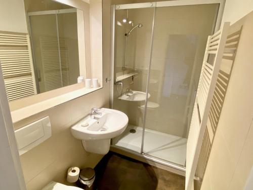 One-Bedroom Maisonette image 6