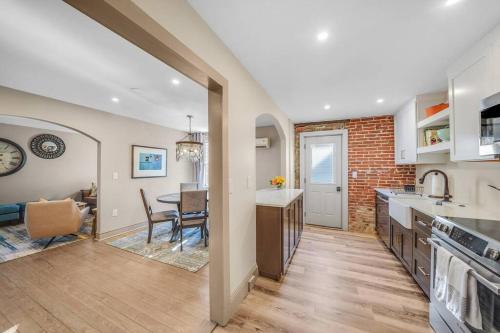 Luxury Apartment in Historic Carriage House