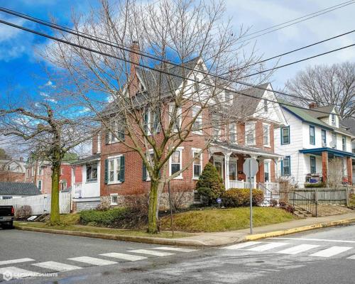 Quaint brick townhome in historic Kennett Square secondary