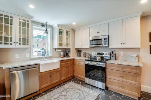 Quaint brick townhome in historic Kennett Square in เคนเน็ตต์ สแควร์ (พีเอ)