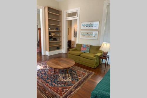 321# Downtown Antique Rose house in San Antonio, USA
