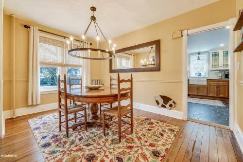 Quaint brick townhome in historic Kennett Square in เคนเน็ตต์ สแควร์ (พีเอ)