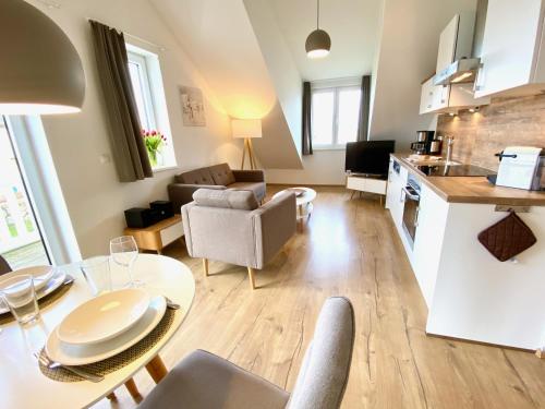 Comfort One-Bedroom Apartment image 2