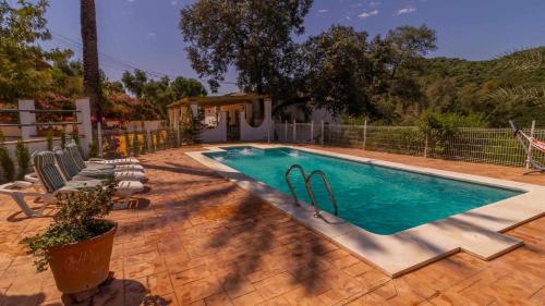 Casa Rural Los Menestralesa los pies del Parque Natural de la Sierra Norte