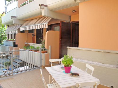  Locazione Turistica Marina Residence - MAS325, Pension in Marina di Massa