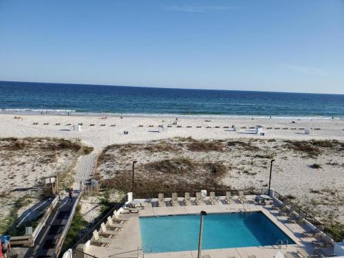 Beach, Island Winds East near Matt's Homemade Alabama Ice Cream