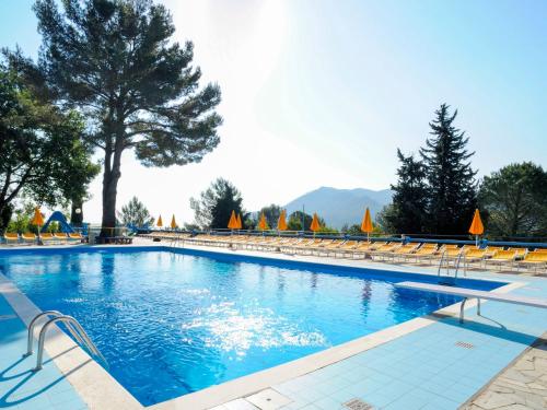  Holiday Home Mobilhome B - AEG402 by Interhome in Villanova dʼAlbenga