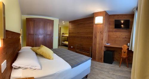 Large Double Room