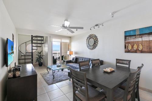 Listen to the waves break! Beachfront condo shared pools in beautiful resort Texas
