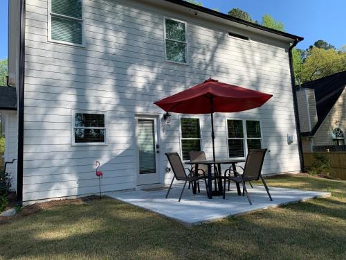 Fully Fenced & Fitted 4BR Near LakePoint Sports photo 4