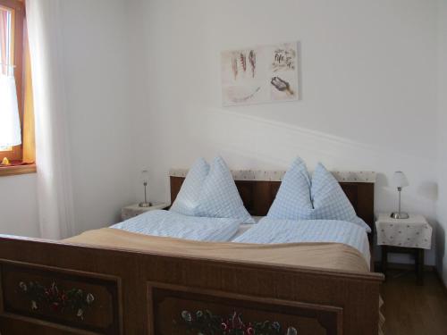 Haus am Dorfplatz in อุทเทนดอร์ฟ