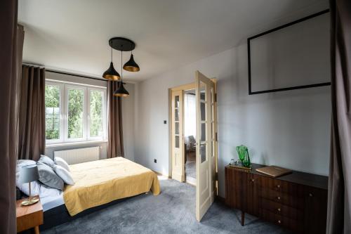 2 bedrooms, 3 beds