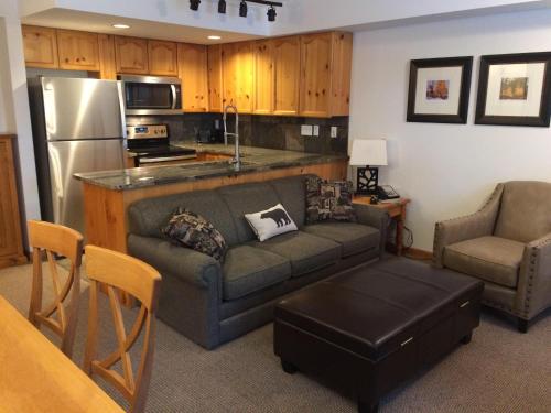 Three-Bedroom Townhome (Unit 19)