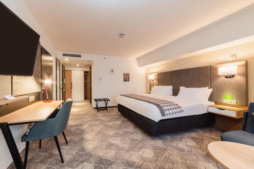 Holiday Inn Bucharest - Times - image 5