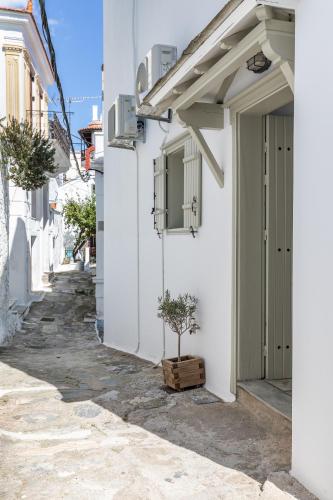 Liviana House - Perfectly Located in Skopelos Town 4