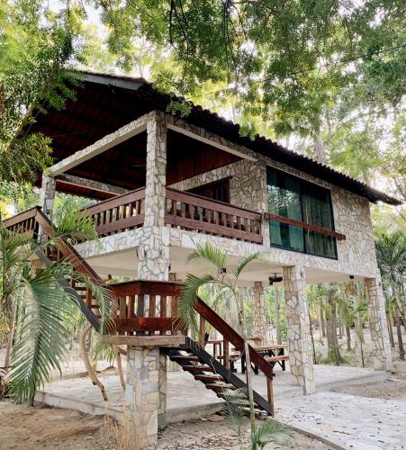 . Cabañas Bosque Tantocob