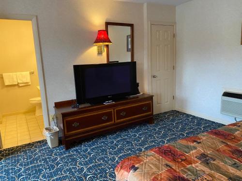 Economy Lodge 682 Main St Sturbridge