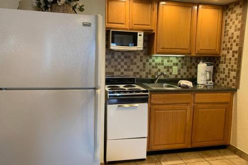 Unit 142 - Studio Condominium - main image