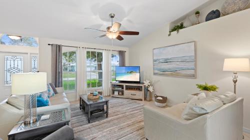 SW Cape Coral Pool Home3 Bed 2 Bath Electric Heated Pool Privacy Hedges Fenced Yard - image 2