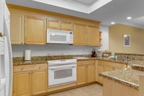 Boardwalk Penthouse & Studio (#2212) - image 3
