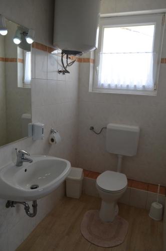 Gázláng Apartman - image 13