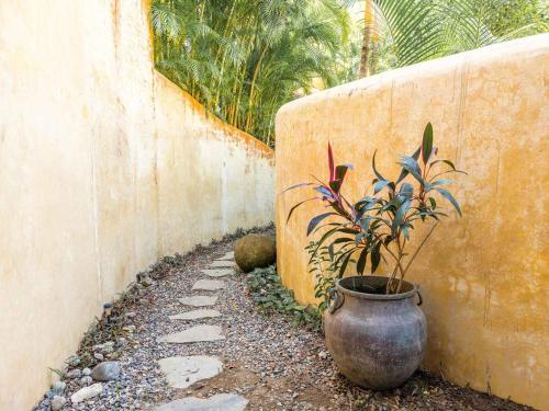 295011733 Villa Amor