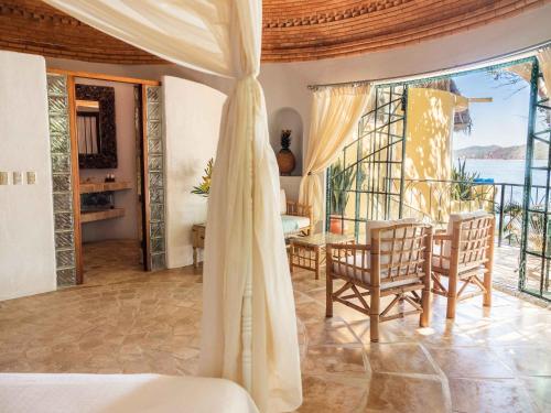295011833 Villa Amor