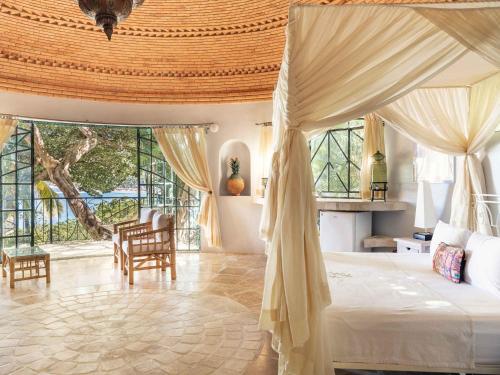 295011843 Villa Amor
