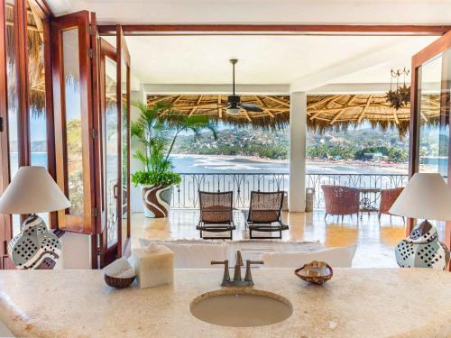 295011915 Villa Amor