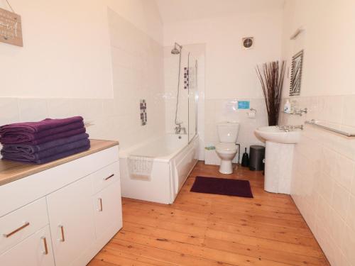 Longstone Cottage - image 13