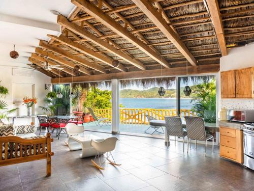 295013017 Villa Amor