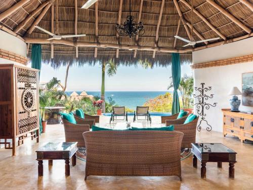 295013041 Villa Amor