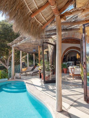 295013066 Villa Amor