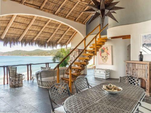 295013081 Villa Amor