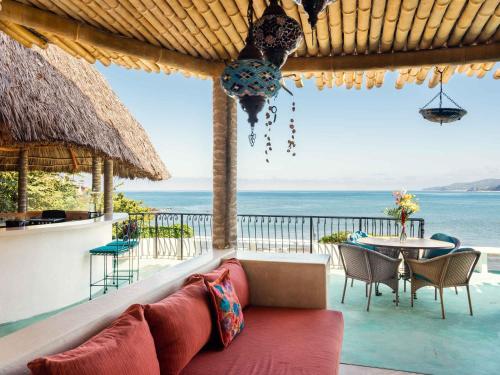 295013107 Villa Amor
