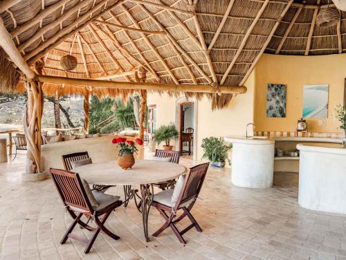 295013124 Villa Amor