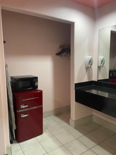 Raintree Inn and Suites – Houston, TX